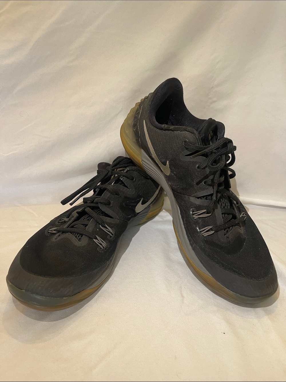 Kobe zoom Nike Men’s Black Athletic Trainers with Gum Sole Accent